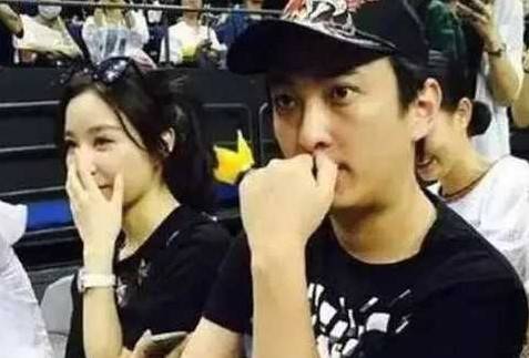 王思聪又换女友了!并与众明星一行人同去唱K
