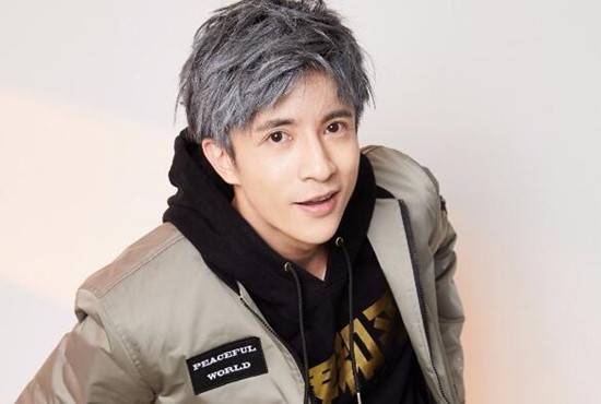薛之谦7年前疑回应被包养传闻 网红李雨桐和薛之谦不为人知的秘闻