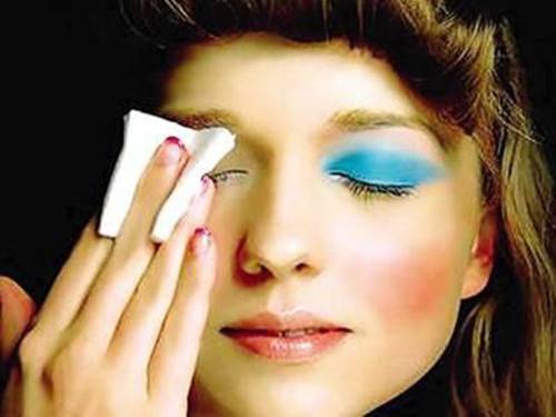 少女肌如何正确使用卸妆油 用对卸妆油堪称整容美颜