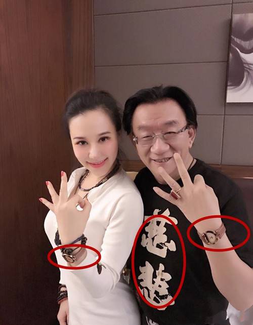 相声大师侯耀华晚节不保!71岁高龄和混血爱徒安娜金亲密出游