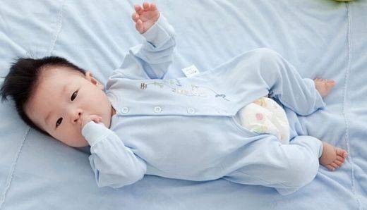 婴儿护理：新生儿冬季穿衣指南
