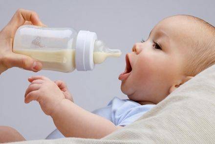 新生儿怎么预防呛奶，宝妈们快看过来