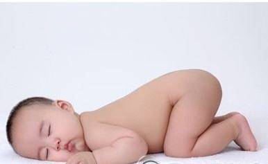 新生儿可以趴着睡吗?