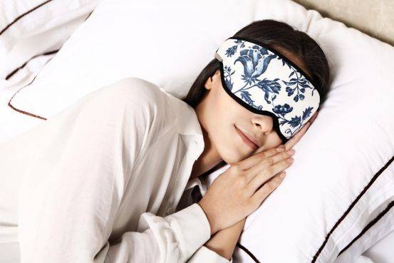 戴着眼罩睡觉对睡眠有好处吗?