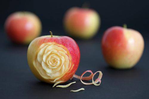 營養價值這麼高的蘋果在一天中什麼時候吃最好呢？飯前吃和飯後吃哪個更好？
