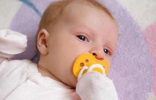 如何給寶寶斷夜奶 這些千萬不能忽視