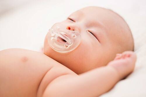 新生兒可以用安撫奶嘴嗎?