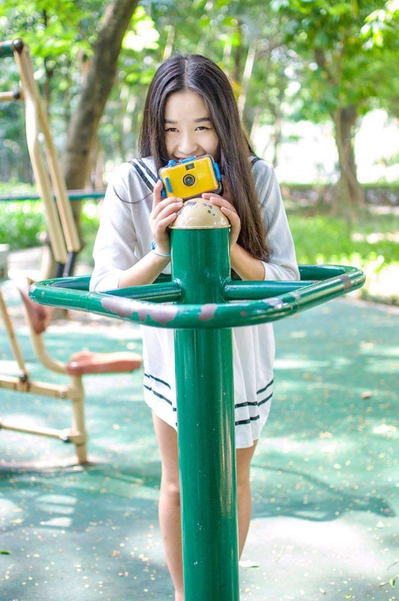 醉酒女草地上被性侵
