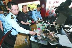 餐馆脏的连外卖小哥都看不下去，人民食品安全引人深思！