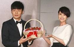 杨丞琳为李荣浩庆生，连续四年互送祝福，网友：“这碗狗粮我干了”！