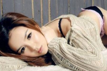 美女裸身照一件不剩