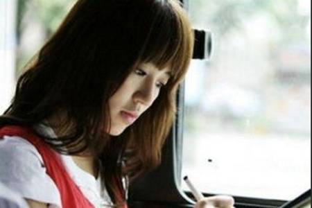 美女拍裸照贷款 既要背负利息还要面临风险