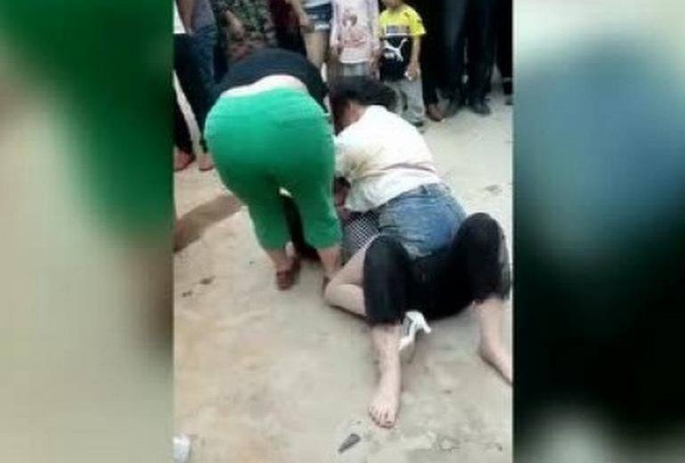 小三被原配当街暴打怎么回事 扒一扒那些轰动一时的小三事件