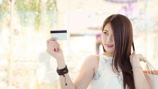 美女醉酒被骗奸