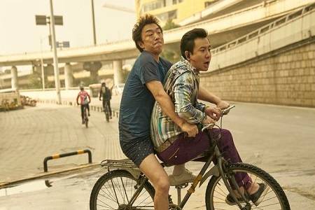 沈腾嘴碎上热搜，与黄渤徐峥现身发布会笑点十足