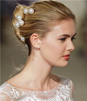 气质典雅的珍珠发卡，如何搭出好看的复古美丽