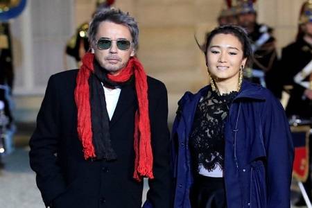 巩俐再婚嫁给71岁法国音乐家，网友笑称：这不是钢铁侠吗