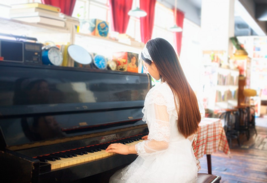 偷拍女顾客裸身视频