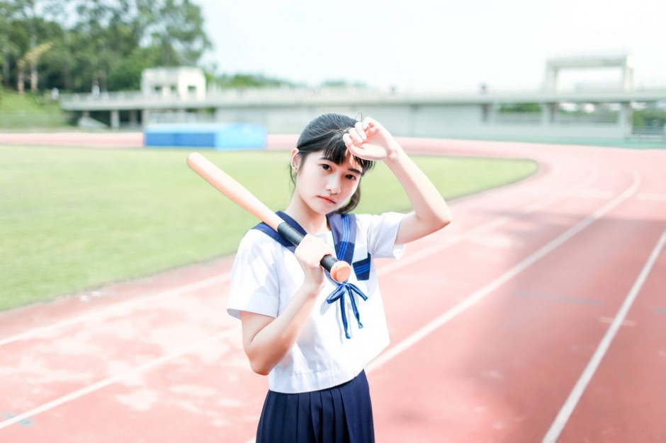 与邻居互发不雅照片