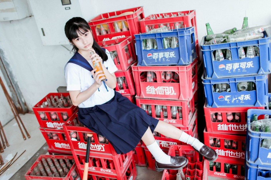 一名女子与邻居男发生情愫 聊天内容暧昧露骨