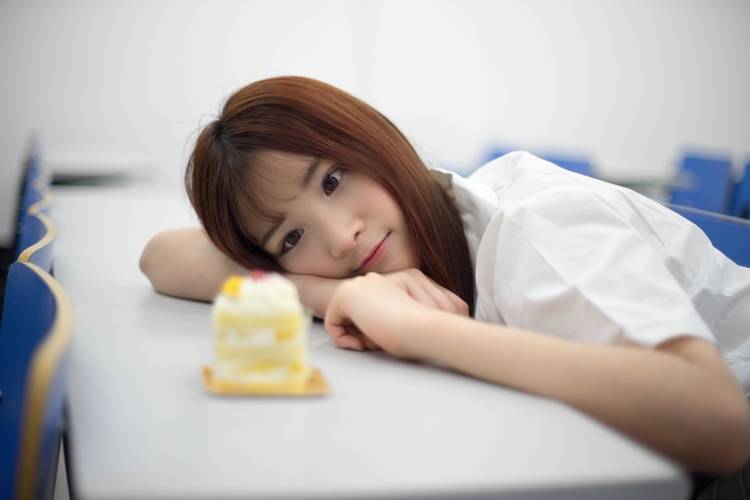 美女裸身照一件不剩