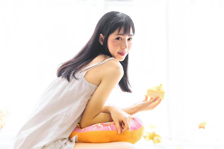 女子性侵养子多次