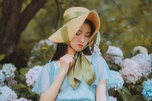 老板娘频向男员工发不雅照 男员工不堪骚扰辞职