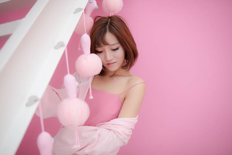 老板娘频向员工发裸照