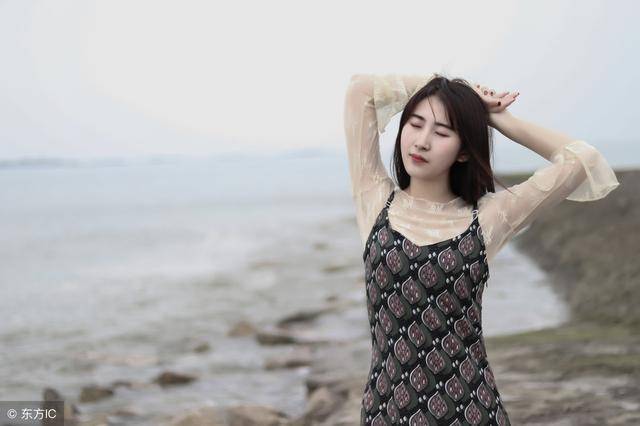 妇女被扒光折磨致死