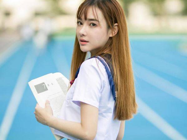 男子网游引诱女童
