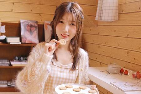 水果姐沙滩热舞秀雪乳