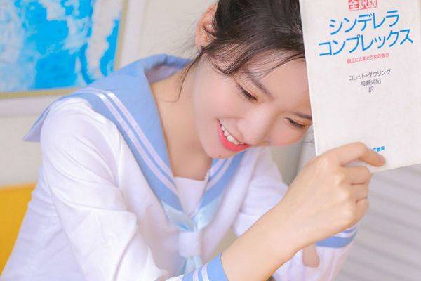 王瑞儿直播撕紧身裤