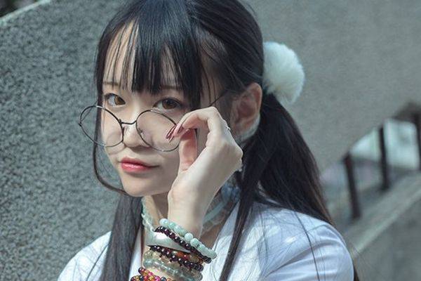 美女飞机猥亵女子