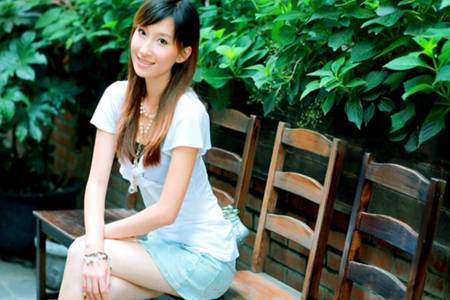 男子车内诱奸三女