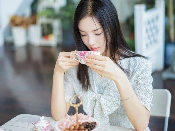 男子强迫女友卖淫