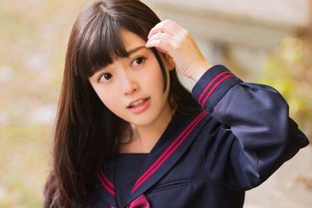 女子索要分手费当街脱衣