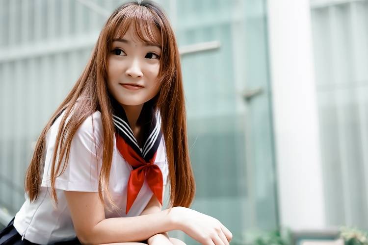 男子遭3女轮奸取精