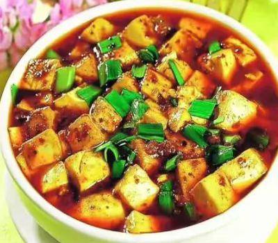 麻婆豆腐的家常做法易学，五分钟搞定一道菜不是难事