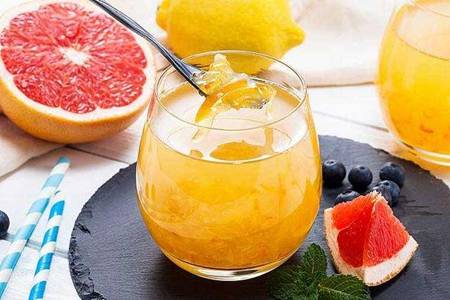 蜂蜜水的作用与功效，清新酸甜的蜂蜜柚子茶做法