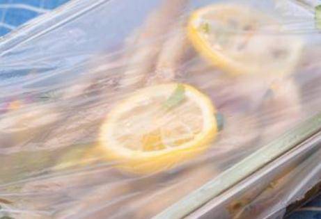 柠檬鸡爪的做法有很多 好吃上头的柠檬鸡爪凉拌做法详解