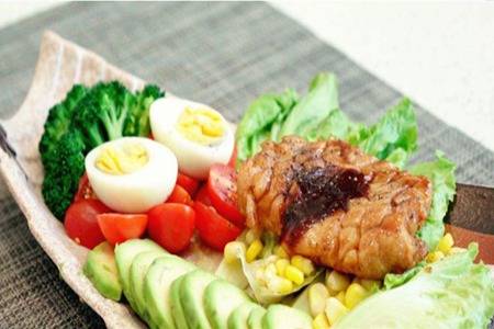 鸡胸肉的五款健身餐做法，在家做简单嫩滑美味鸡胸肉