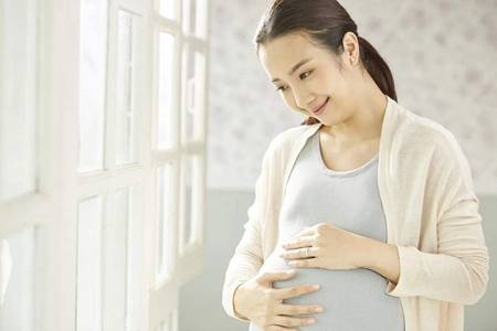 假性懷孕的症狀多久能消失，女性假性懷孕怎麼判斷