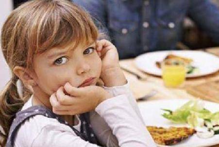 兒童教育有哪些方法 米粒掉在桌上該不該讓孩子撿起來吃