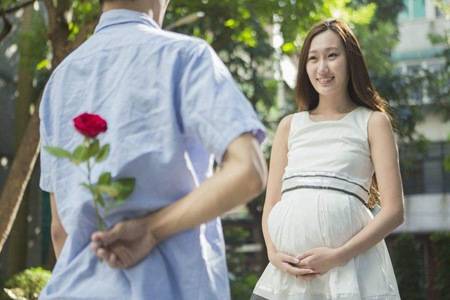 女人怀孕的12个信号，怀孕初期症状告诉你要当妈妈了