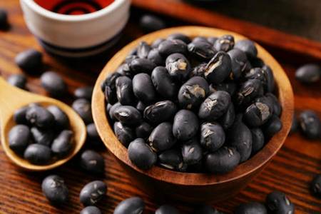 黑豆的抗老功效与作用，四类禁忌人群不适合吃