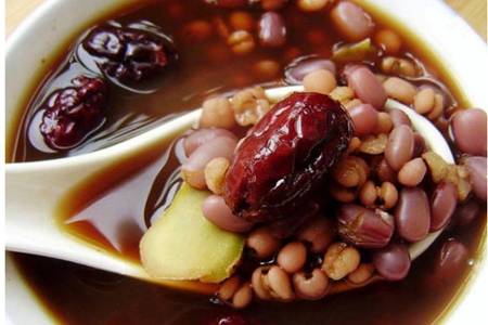 红豆清热补血的六大功效，红豆作用多女生美容要多吃