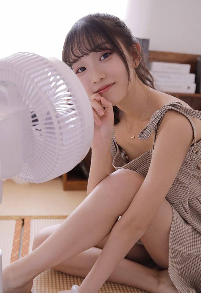 男子公园调戏骚扰美女 警方以猥亵罪和侮辱妇女罪对其进行处罚