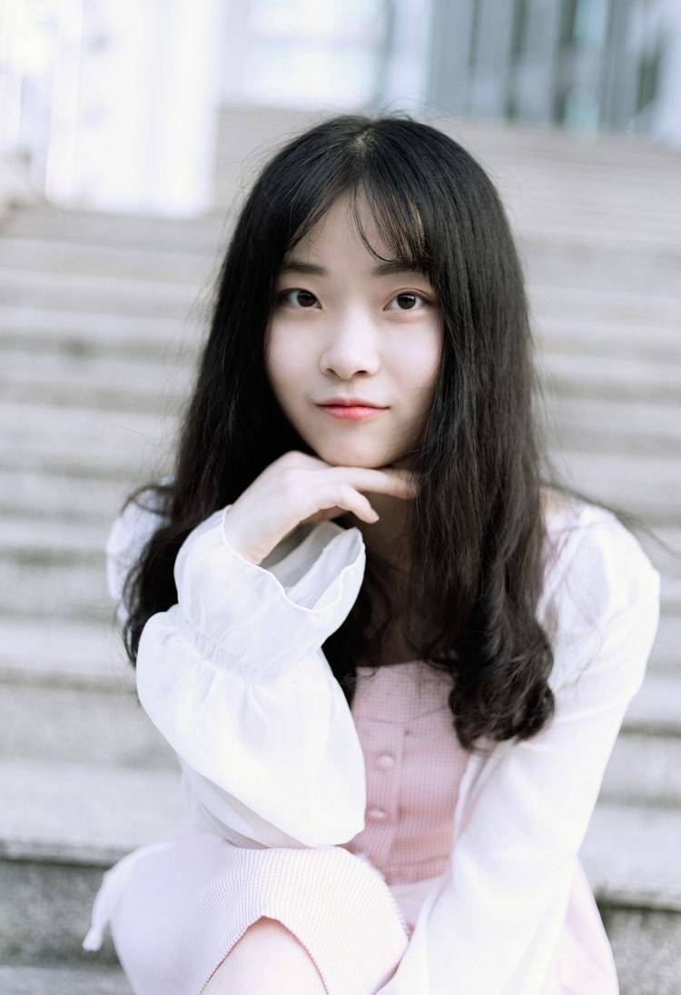 19岁少女夺美臀冠军 拥有天使面容魔鬼身材