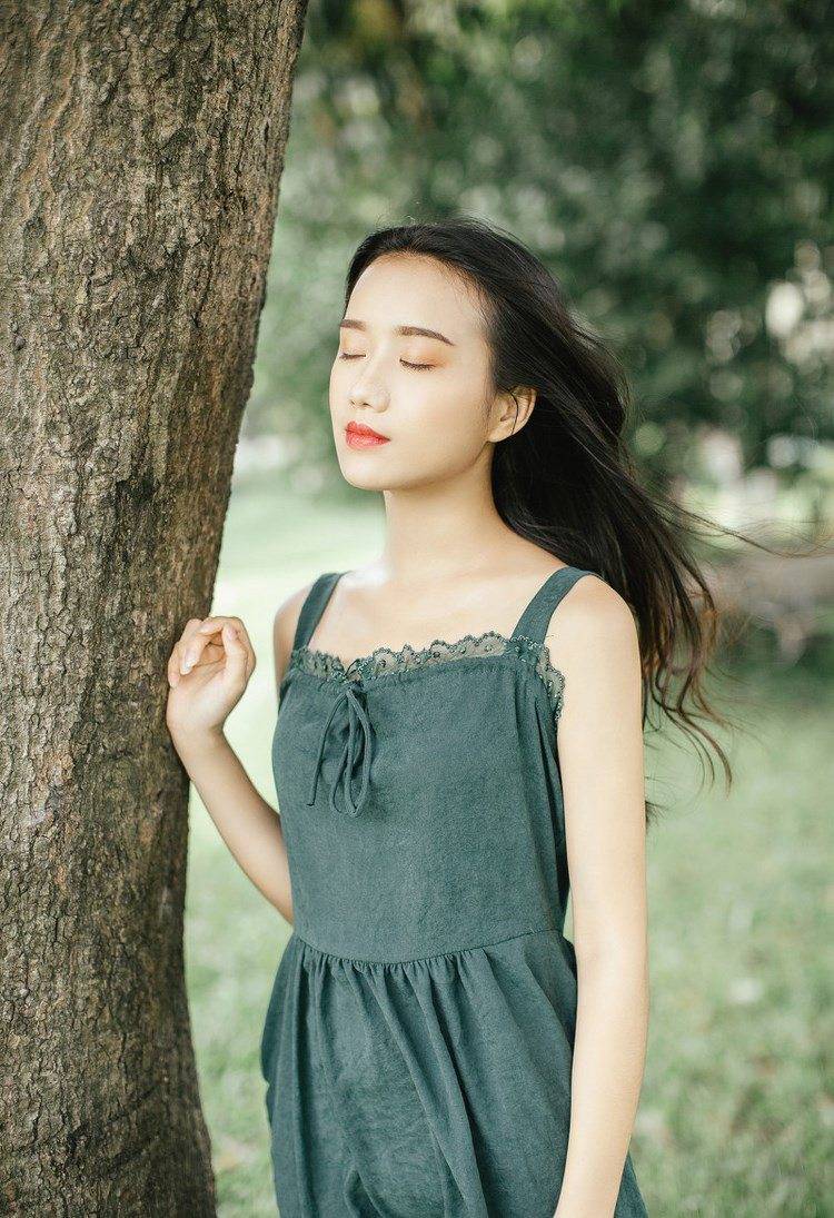 男子在列车上猥亵美女 行为实在变态至极