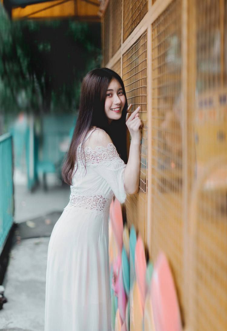 游戏《解开美女胸衣》 你准备好纸巾了吗